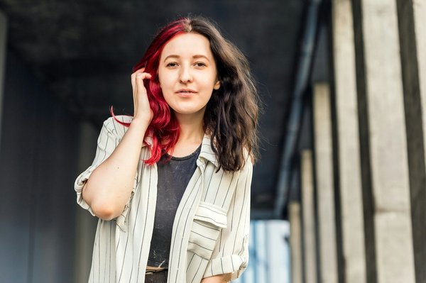 Découvrez la couleur prune pour cheveux : éclat et style !